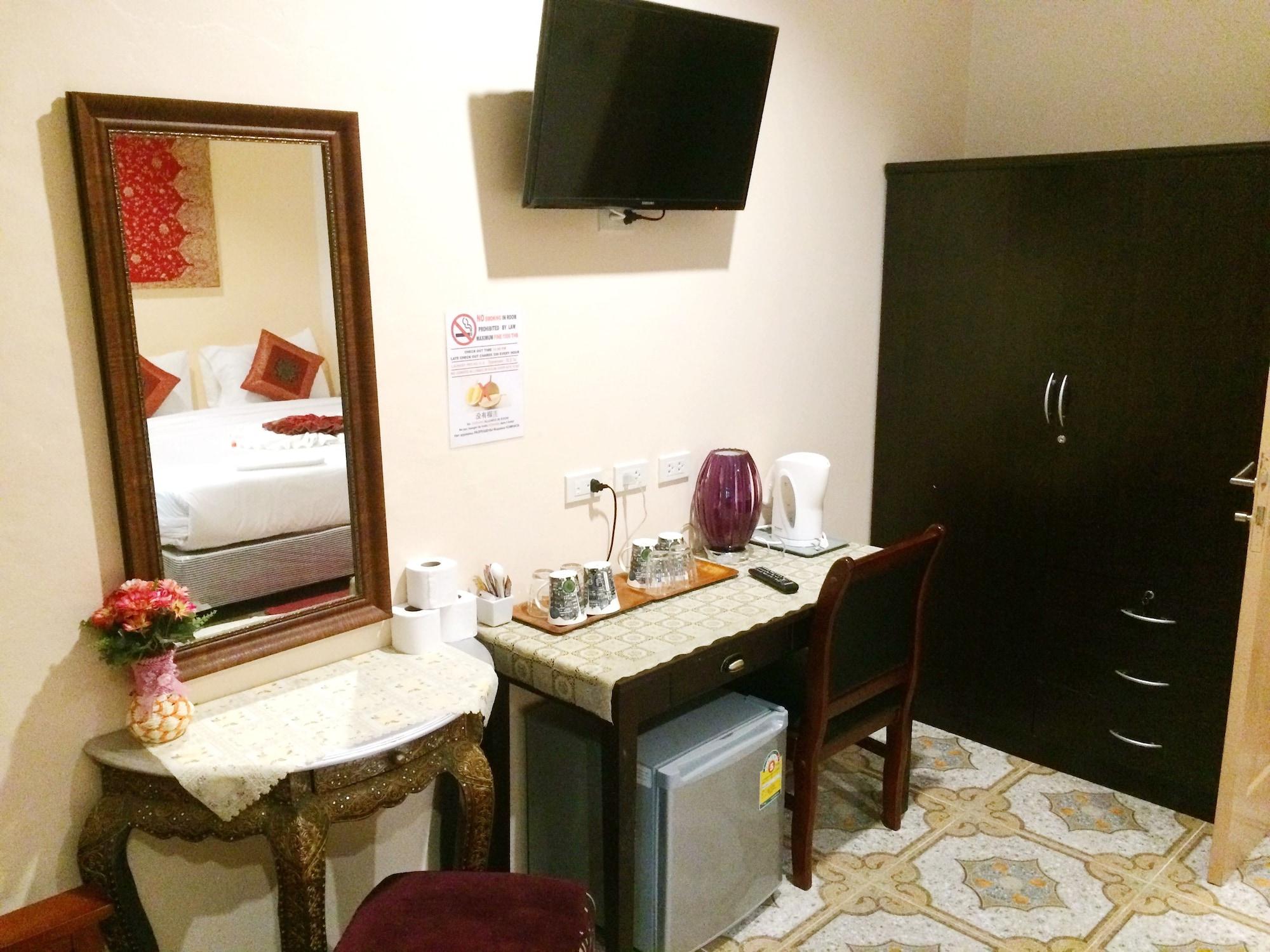 Goldsea Beach Patong Bagian luar foto
