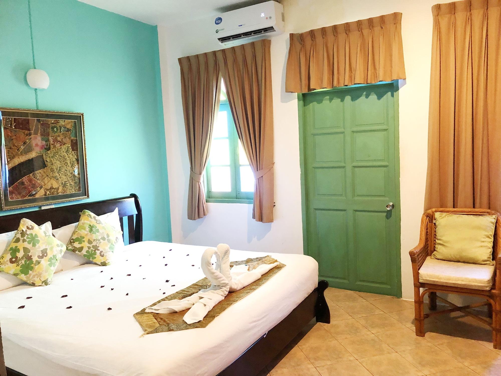 Goldsea Beach Patong Bagian luar foto