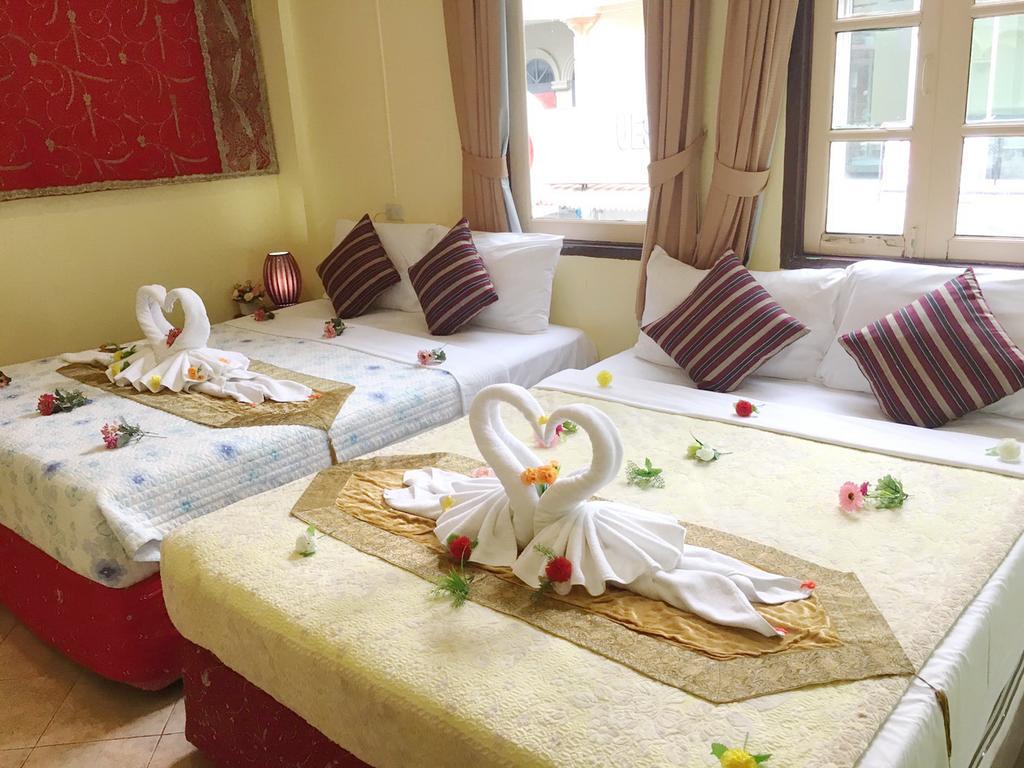 Goldsea Beach Patong Bagian luar foto