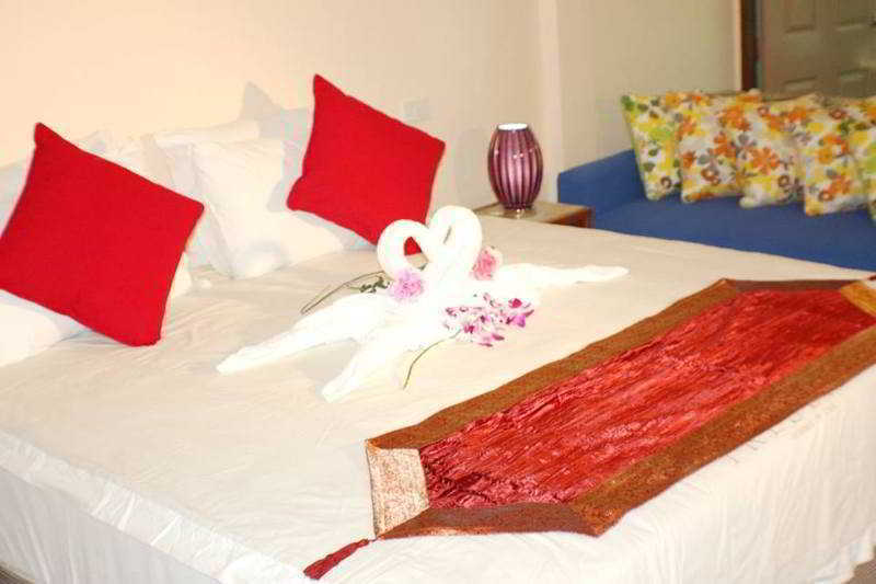 Goldsea Beach Patong Bagian luar foto