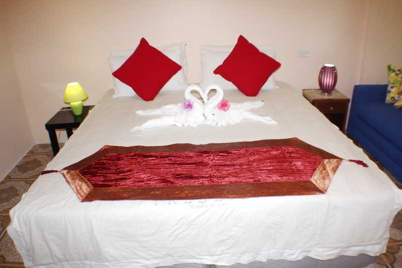 Goldsea Beach Patong Bagian luar foto