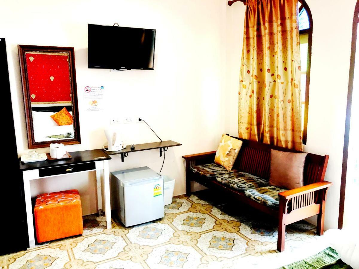 Goldsea Beach Patong Bagian luar foto