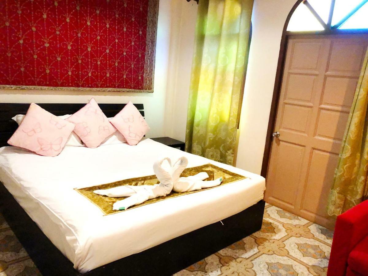 Goldsea Beach Patong Bagian luar foto