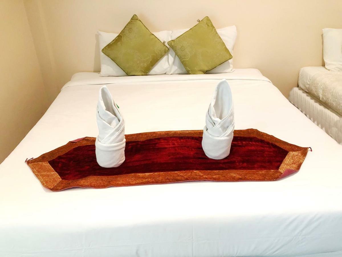 Goldsea Beach Patong Bagian luar foto